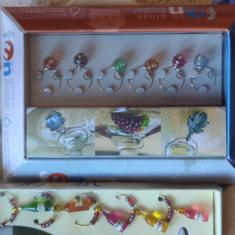 ❤️ 2 for $15 ❤️ NWT - Two Sets of Wine Charms / Markers - Picture 3 of 7